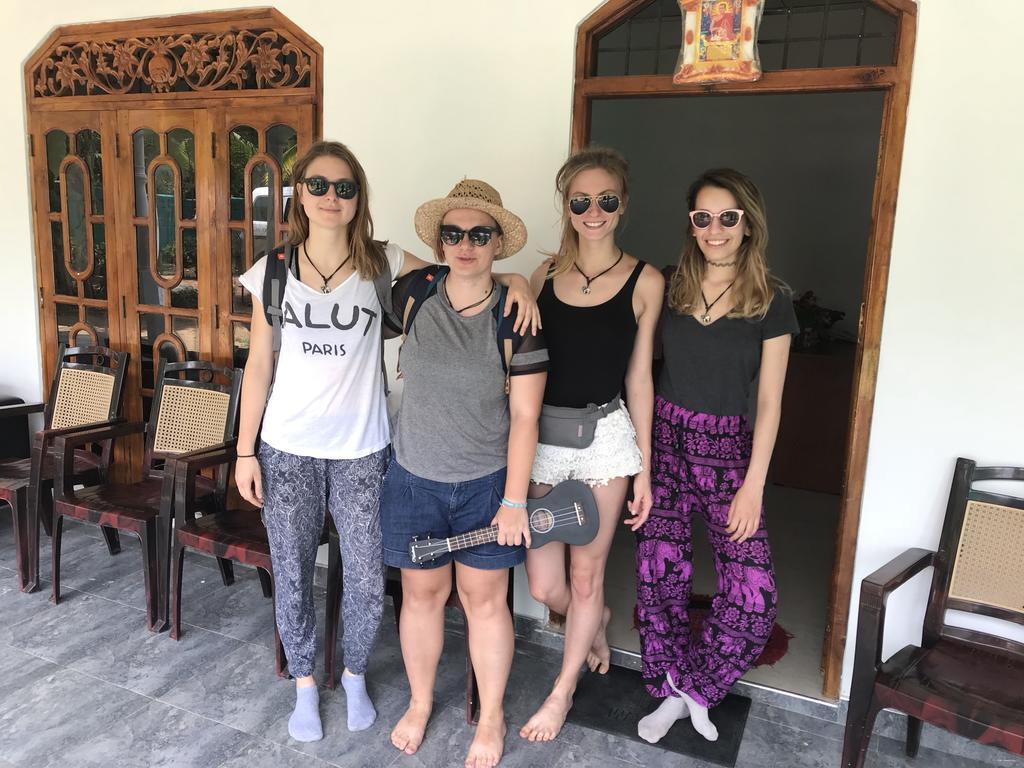 Dinesh Safari Homestay Udawalawe Exteriér fotografie