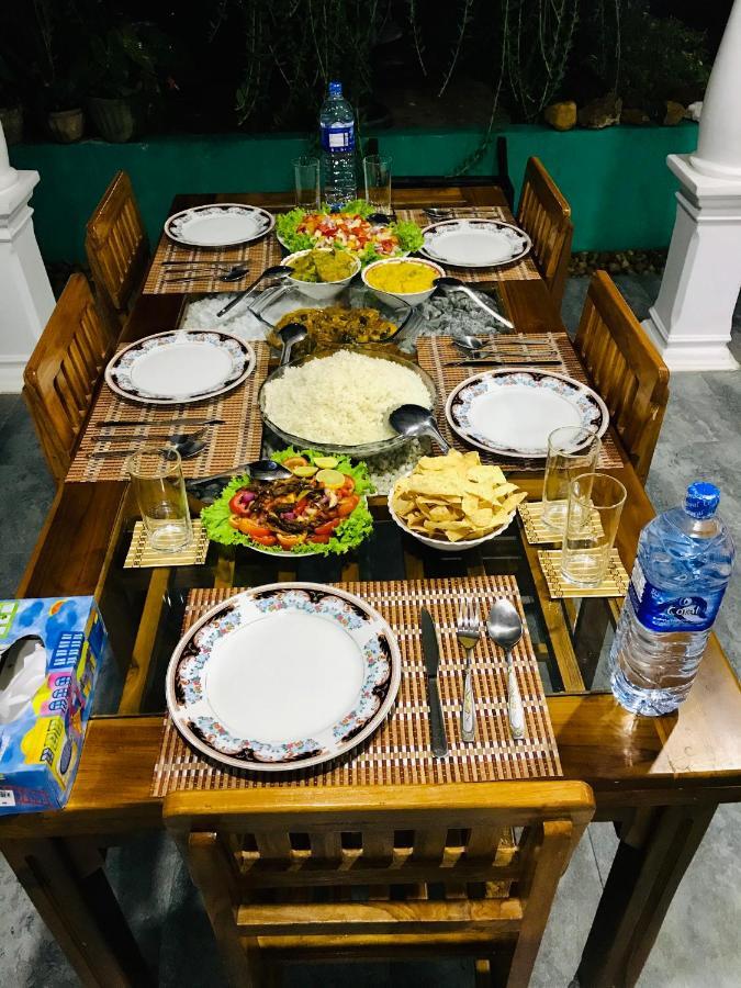 Dinesh Safari Homestay Udawalawe Exteriér fotografie